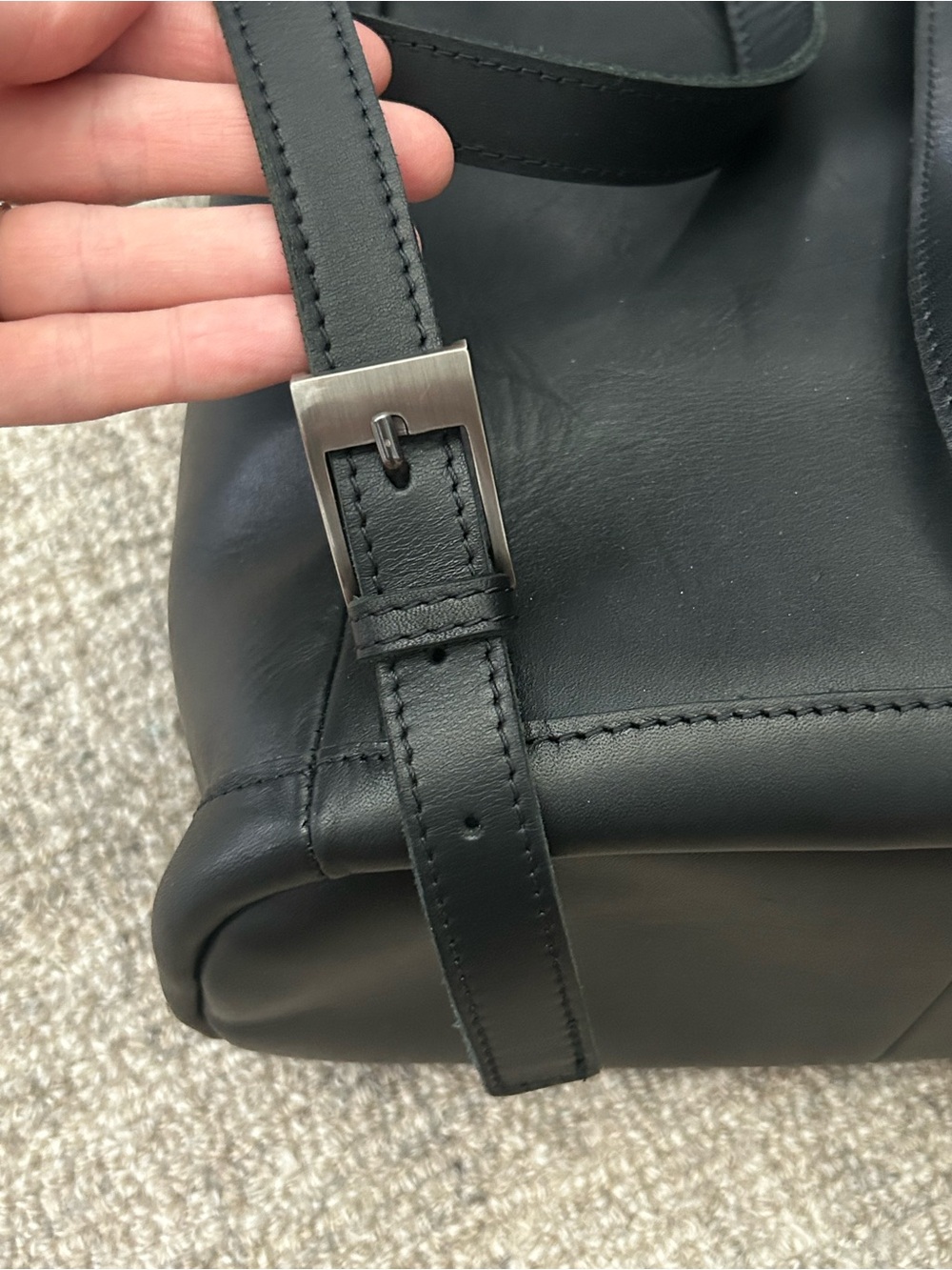 L.L. Bean Vintage Black Leather Backpack - Excellent Condition - Picture 7 of 7